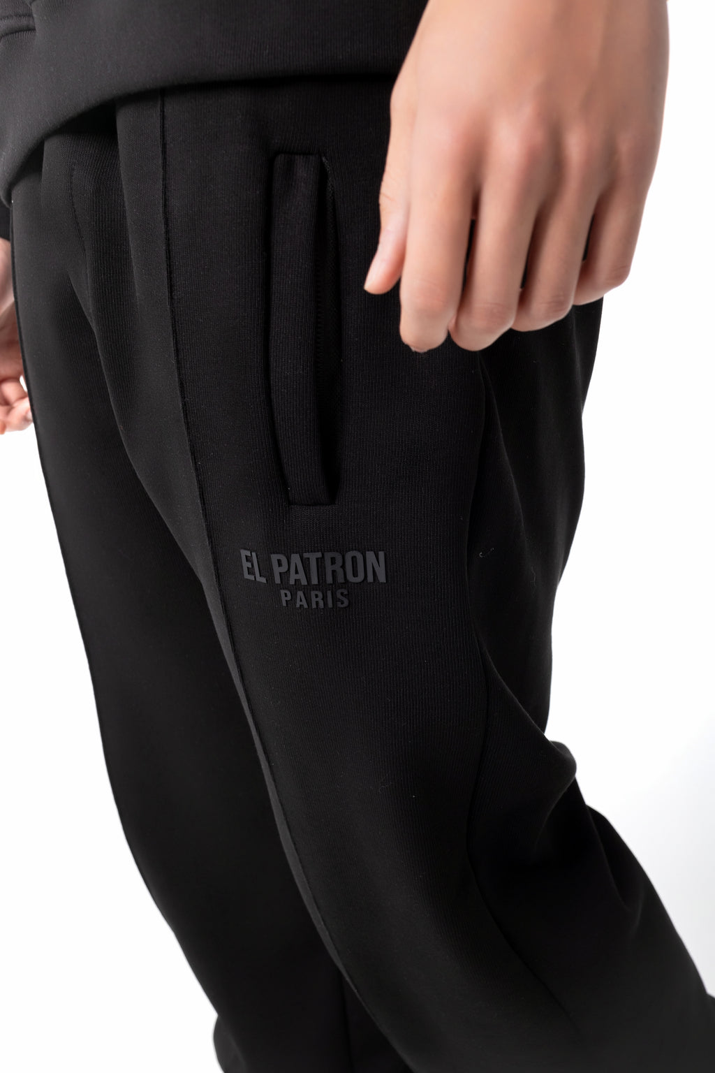 FRONT SEAM BLACK ZIPPED SWEATPANTS